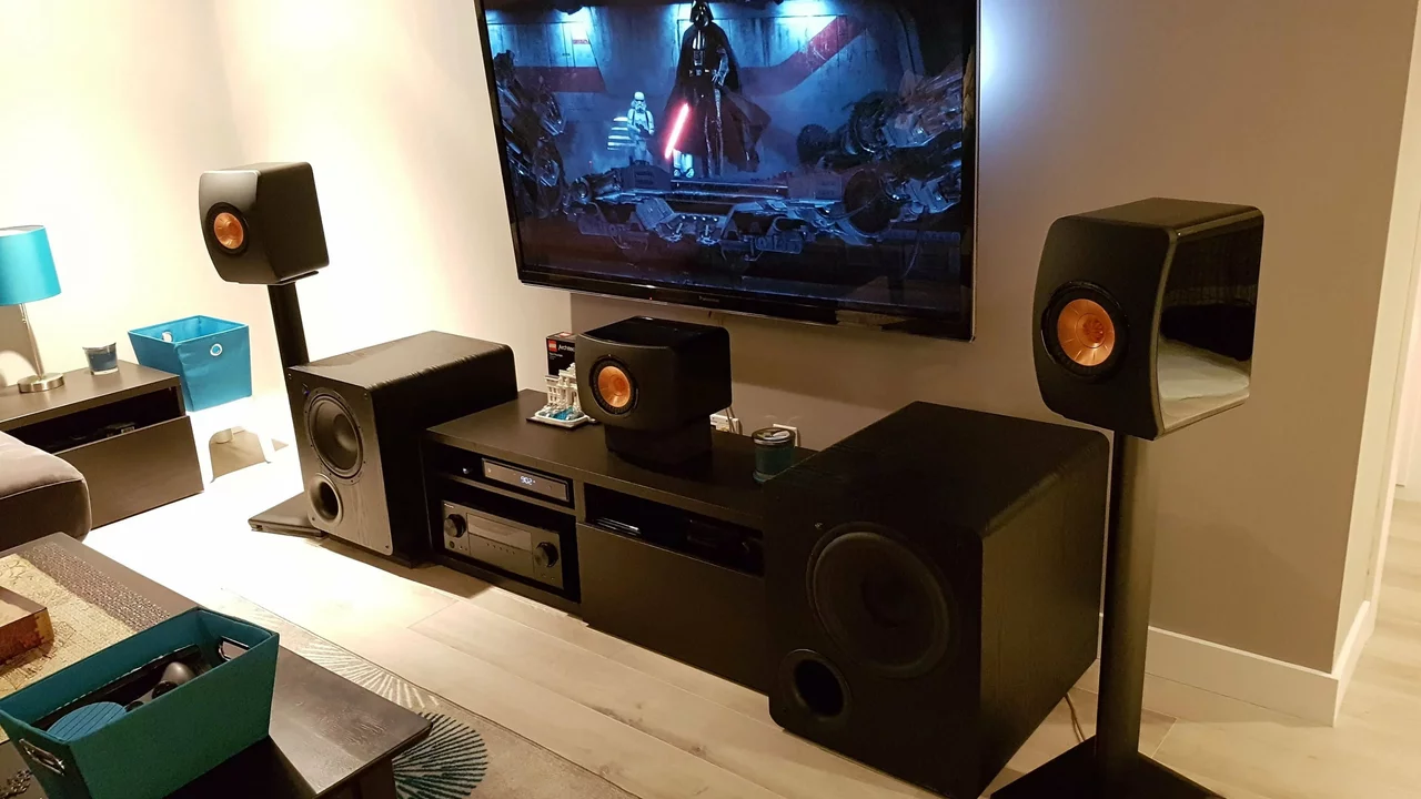 Was ist besser, ein Heimkino oder eine Soundbar für einen großen Raum?